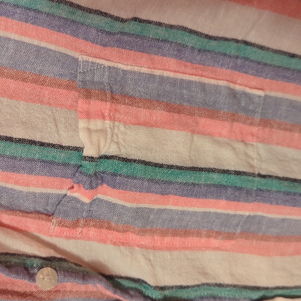 Flattering button down - Picture 4 of 5